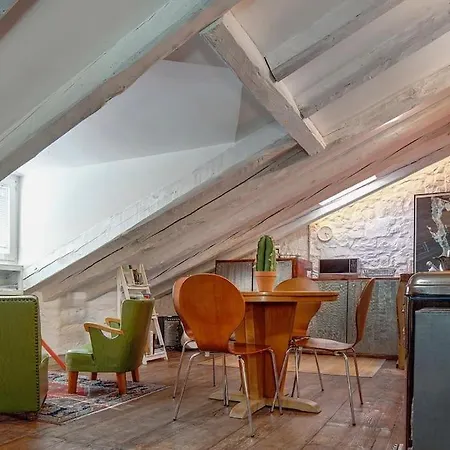 Mansarda Al Castello Διαμέρισμα *